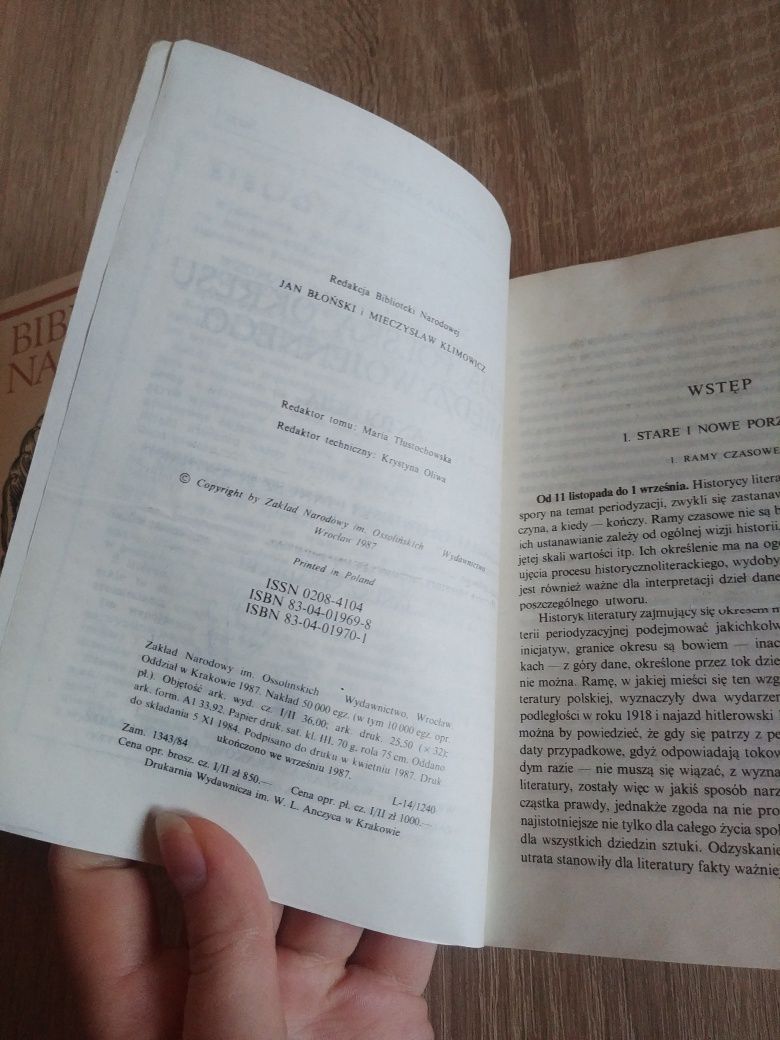 Poezja polska okresu międzywojennego Antologia cz.I i II zestaw
