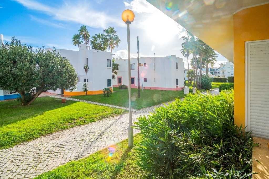 Apartamento T1+1 - até 4 PAX - Urb. Golden Club Cabanas, Algarve