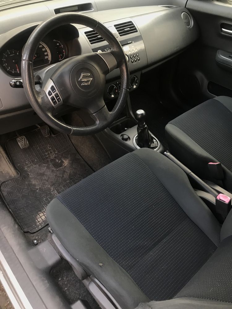 Suzuki Swift.1.3