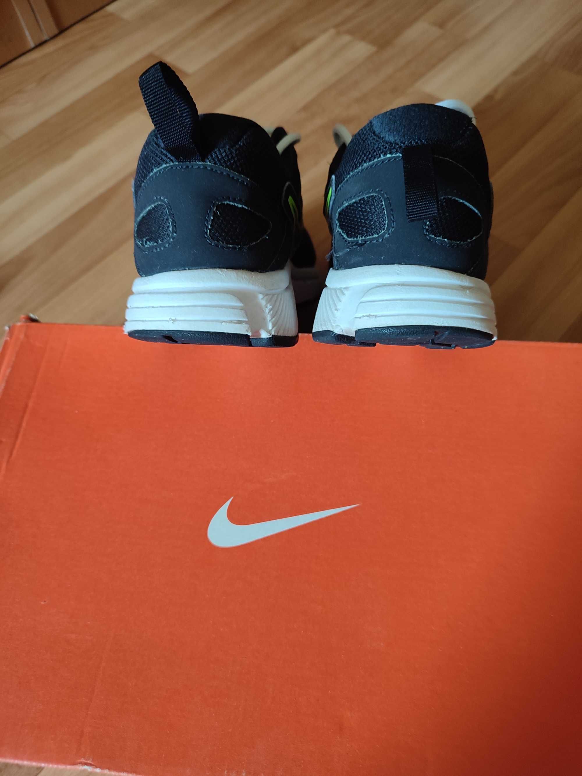 Кросівки Nike Dart 10