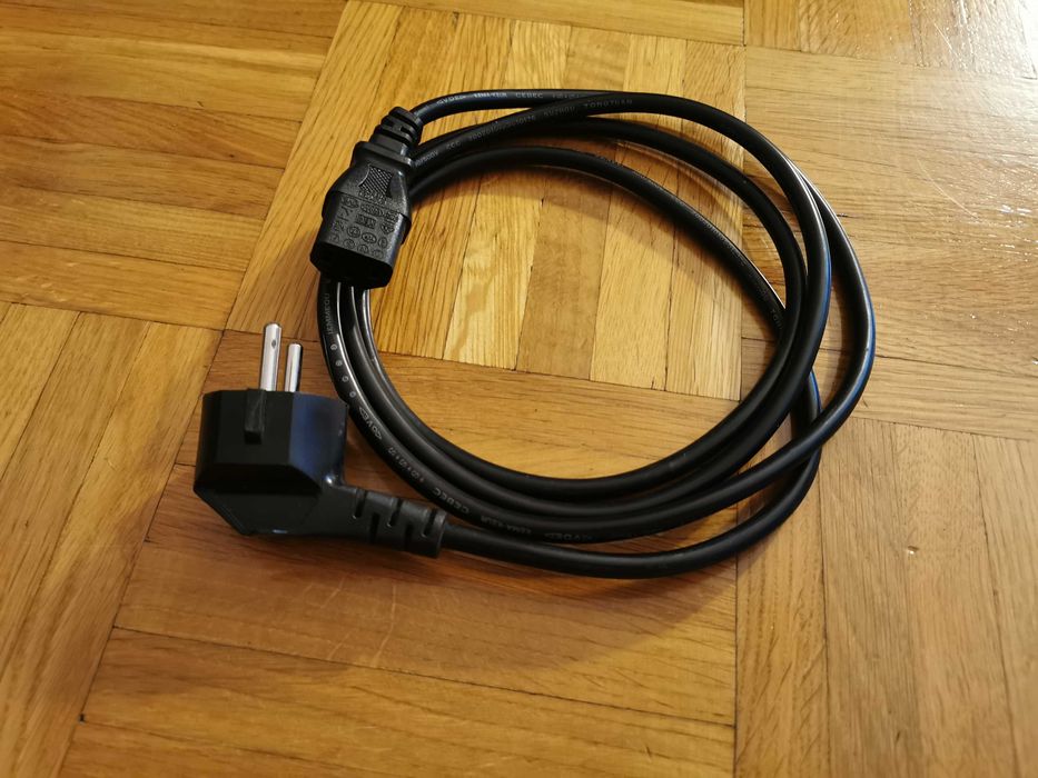 Kabel zasilający do komputera monitora