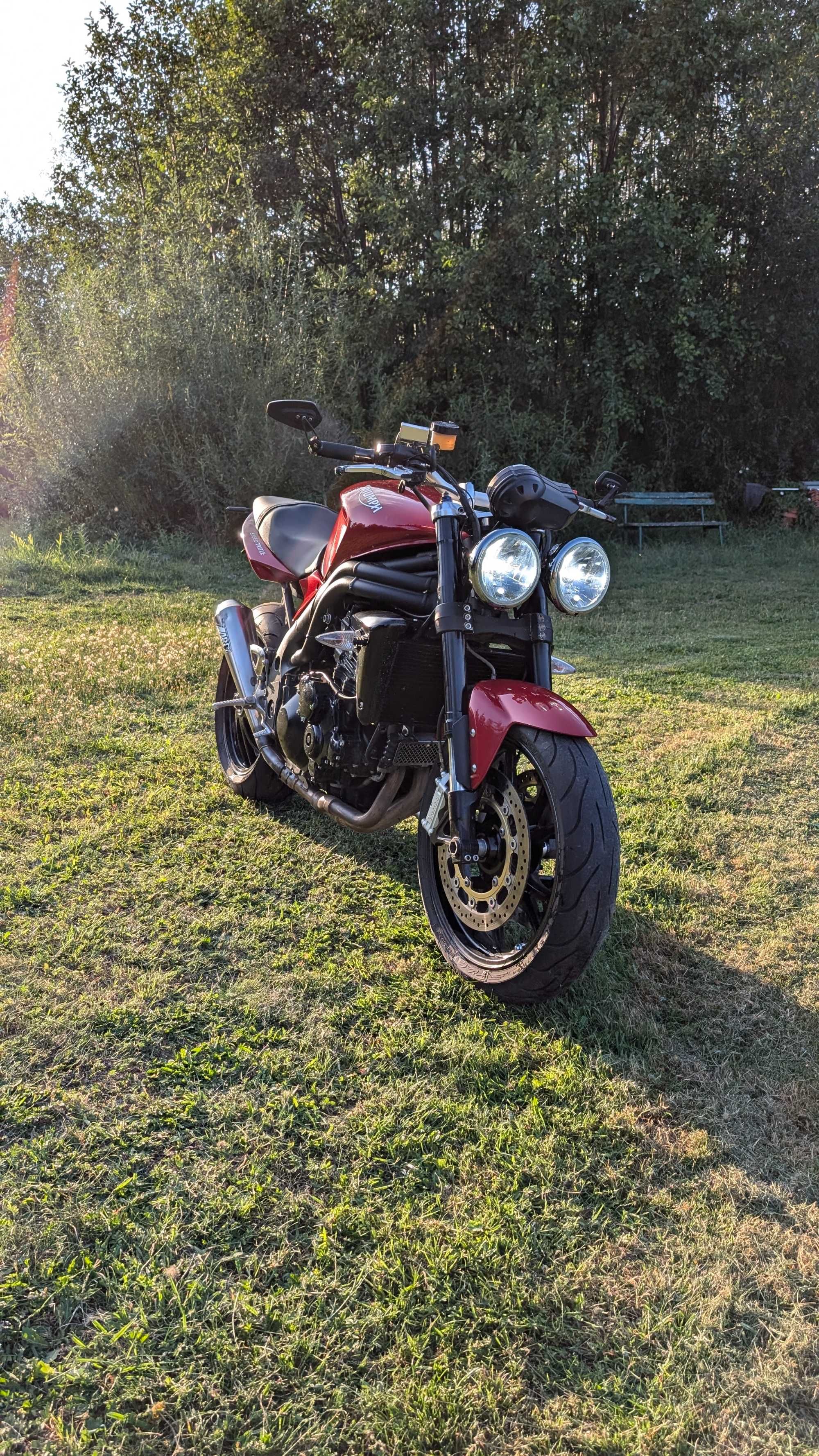 Triumph Speed Triple 1050