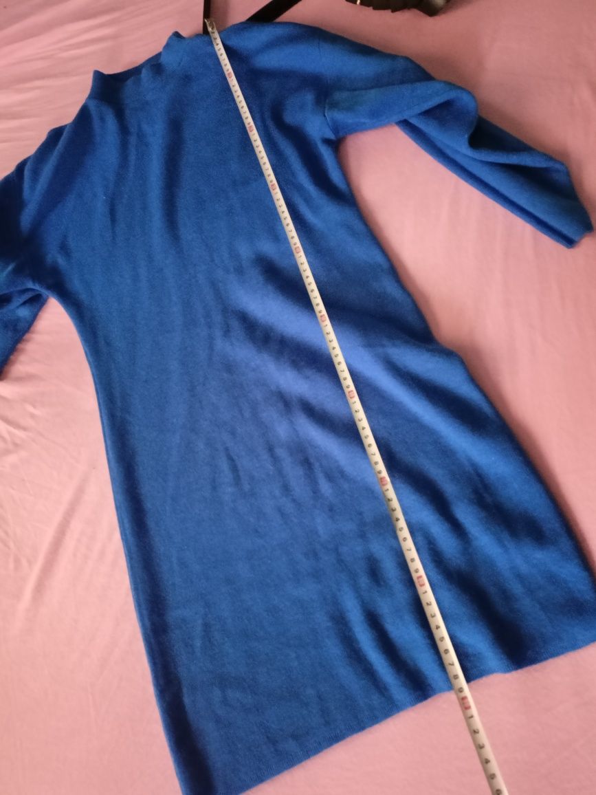Piękna sukienka sweterkowa błękit królewski 40 L made in USA