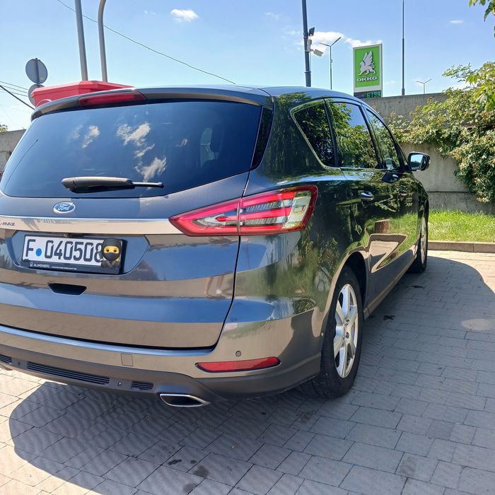 Ford S-Max 2016.