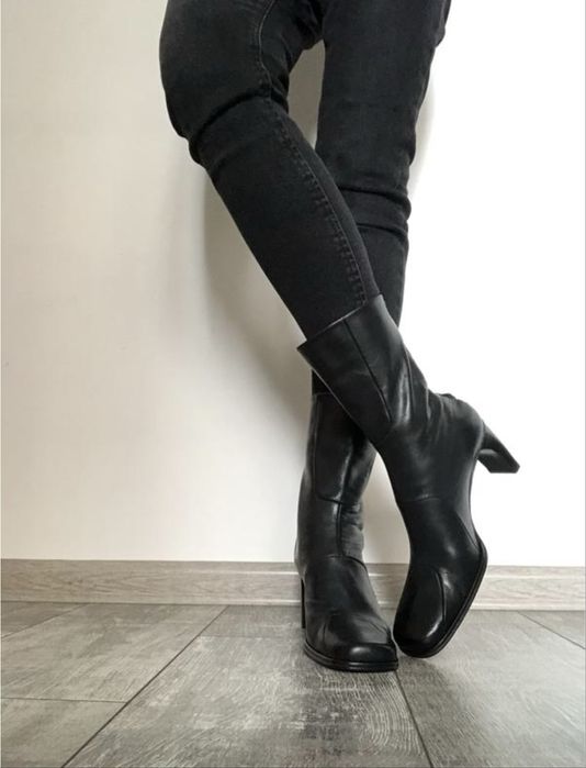 Чоботи шкіряні на підборах