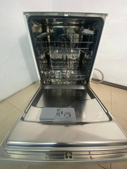 Посудомойна машина