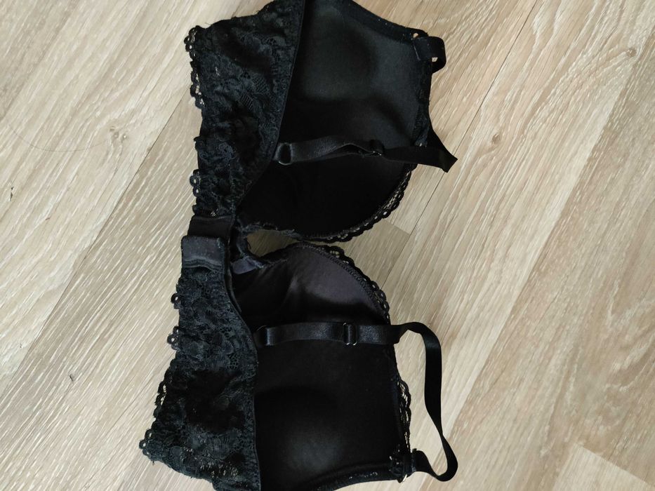 sprzedam biustonosz 75C