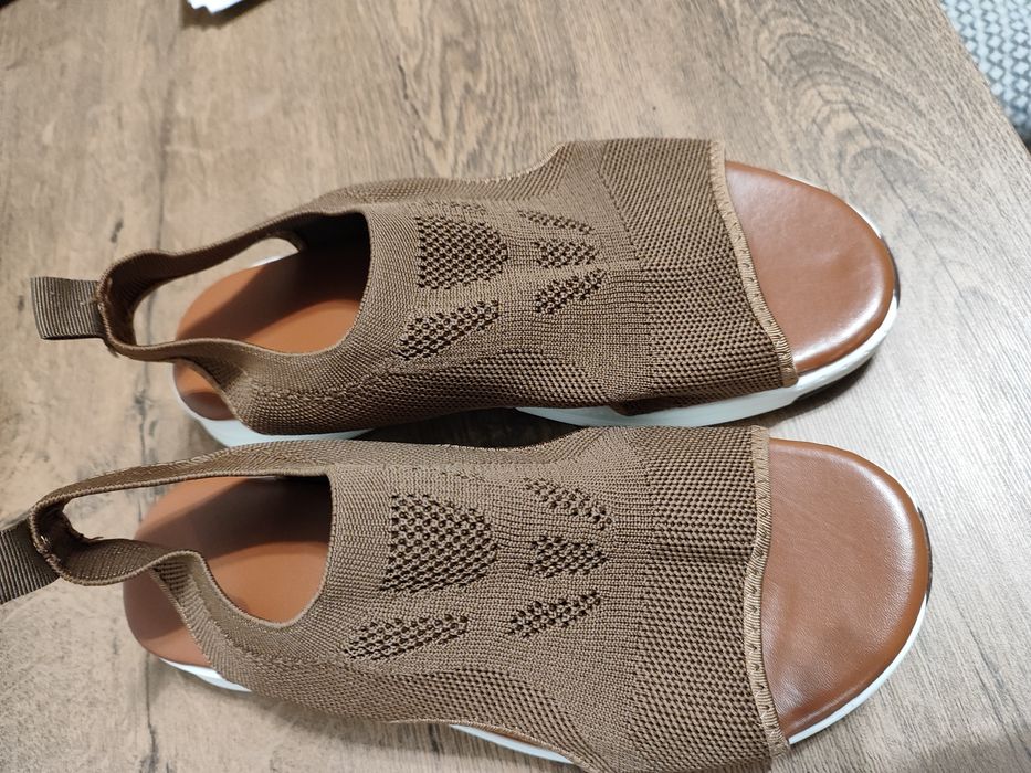 Босоніжки жіночі літні