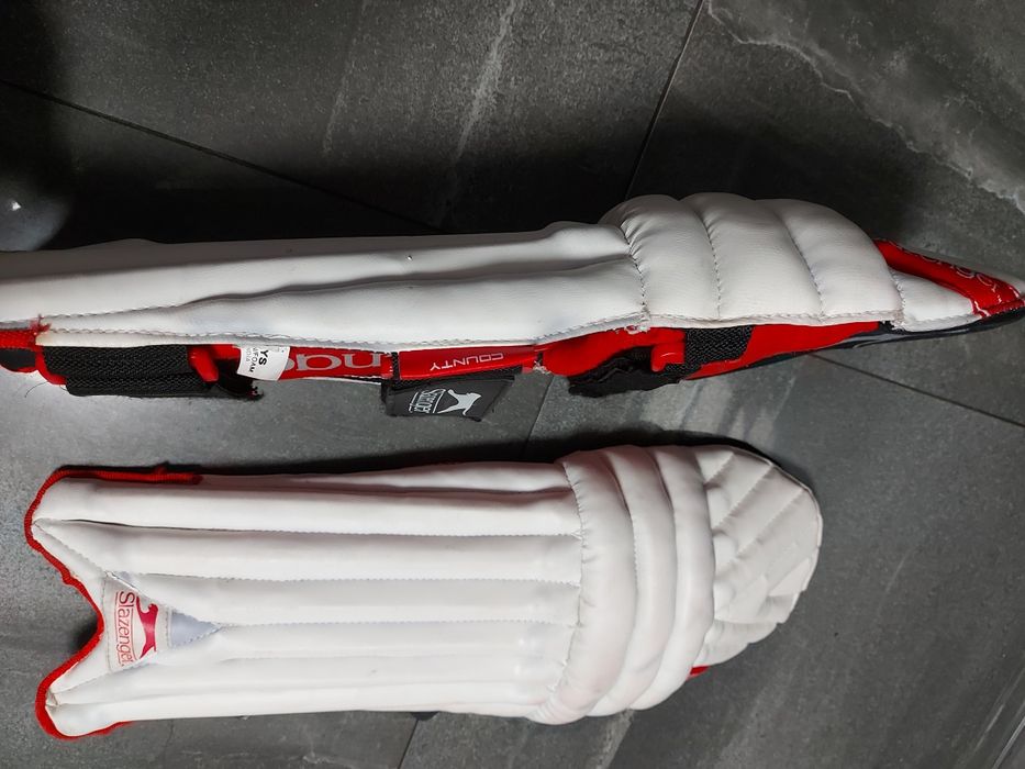 Ochraniacze nóg do krykieta / hokeja  Slazenger S