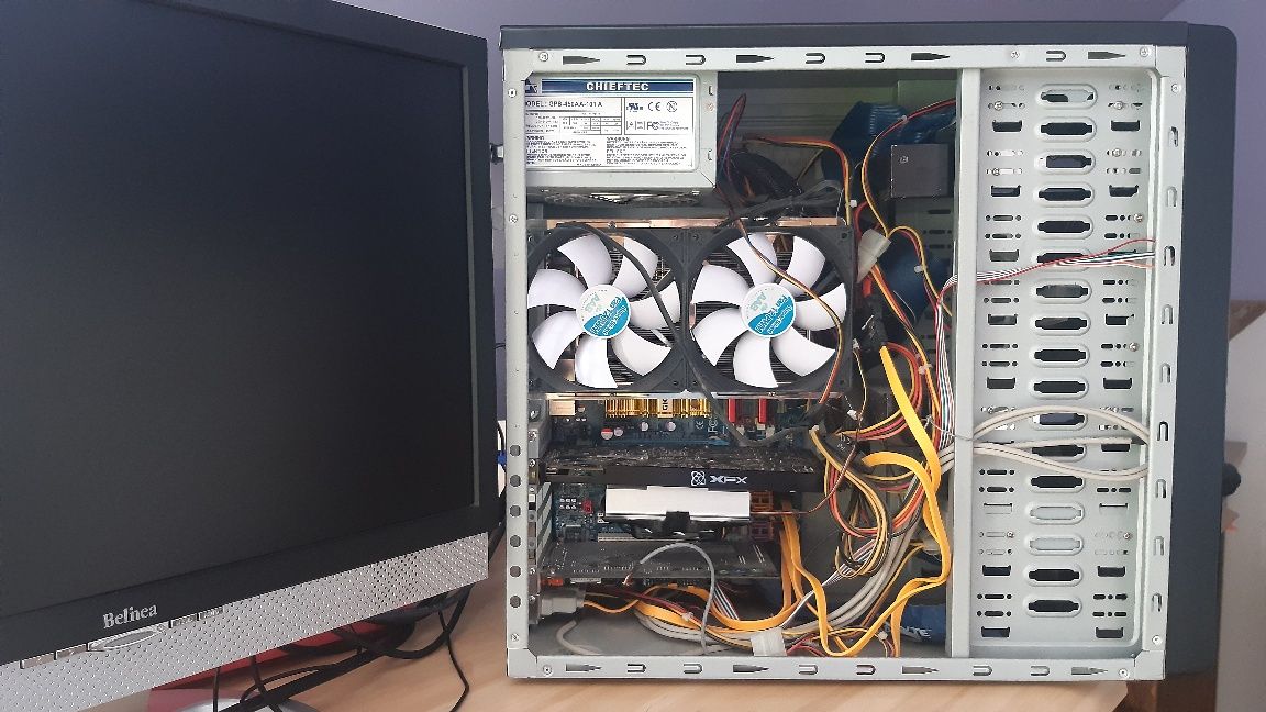 Komputer stacjonarny + monitor
