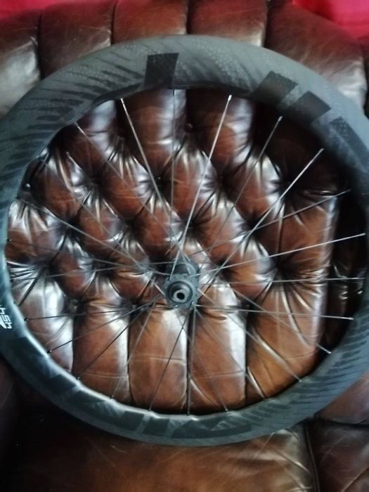 карбонове колесо передні ZIPP 404 NSW