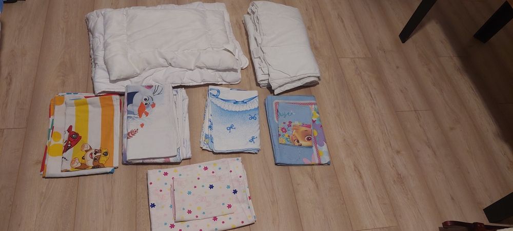 Kołderki 2szt , poduszka , 4 komplety pościeli Elsa,Psi patrol