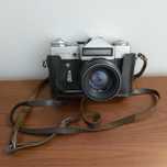 Aparat fotograficzny ZENIT E z obiektywem Helios 44-2 + lampa