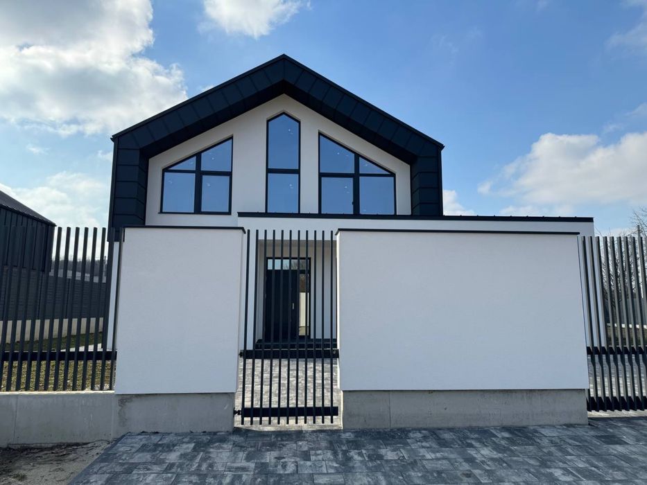 Продаж Сучасний будинок з гаражем с. Тарасове, Луцький р-н