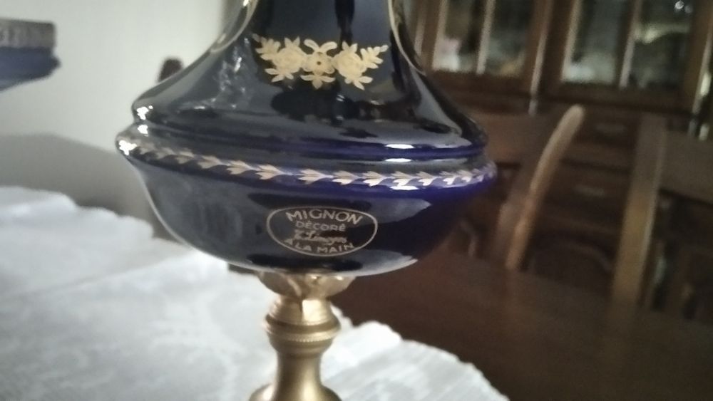 Conjunto de taca e um par de castiçais em limoge pintado á mão