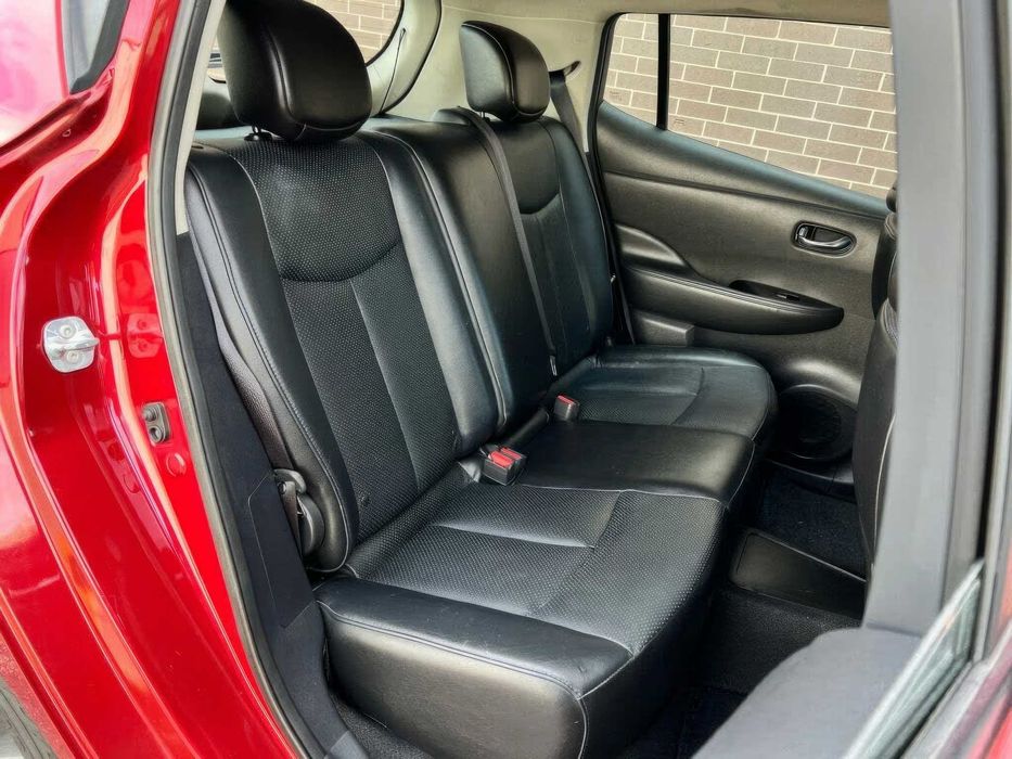 Nissan LEAF SL      2014