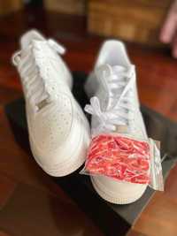 Nike Air Force 1 Low Supreme White EU 38