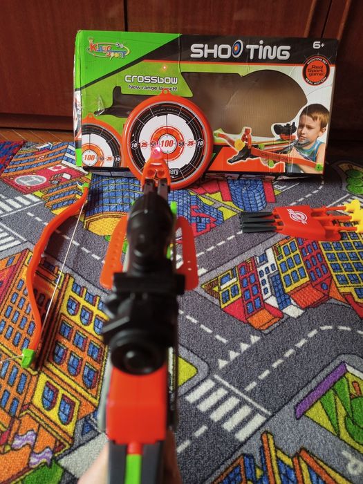 Арбалет лук с лазерным прицелом и мишенью