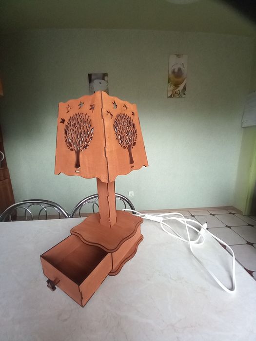 Lampka nocna z szufladką