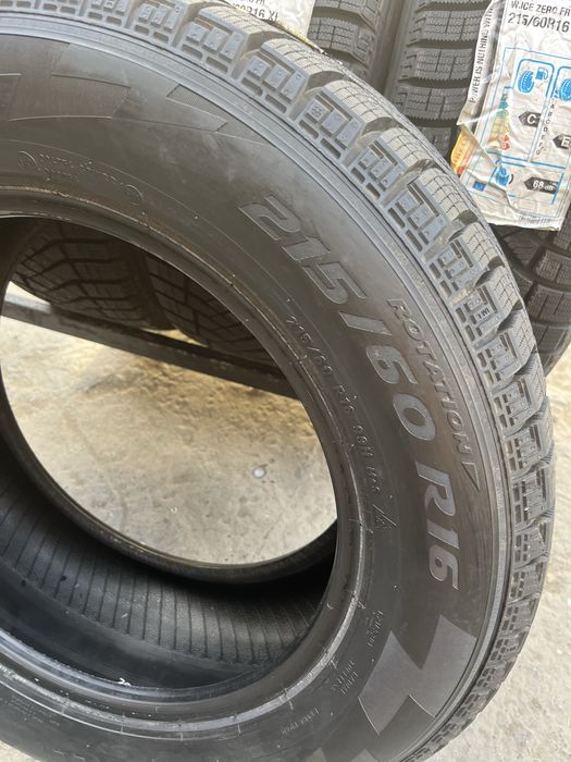 215/60R16 Pirelli Ice Zero FR