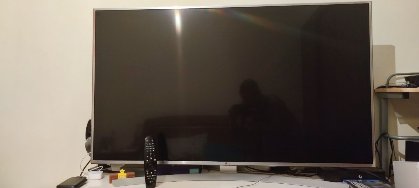 Vendo Smart TV LG SUHD 4K como nova.