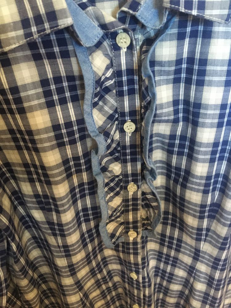 Camisa xadrez azul e branco, marca Mayoral, tamanho 12 anos