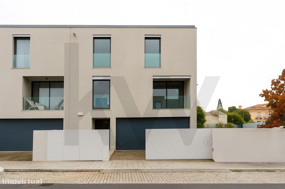 Moradia de 3 Frentes na Foz – Junto à Av. Marechal Gomes da Costa