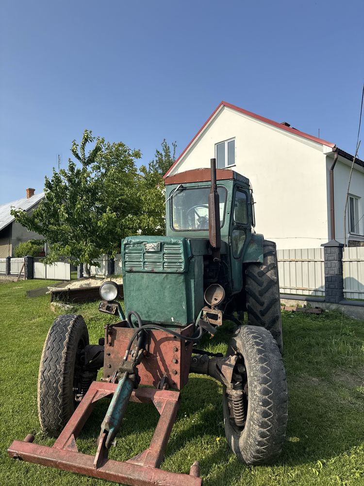 Продам трактор т-40 з обладнанням(косарка,грабарка,плуг,причіп)