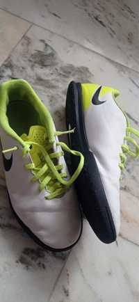 piłkarskie buty Nike dziecięce 38