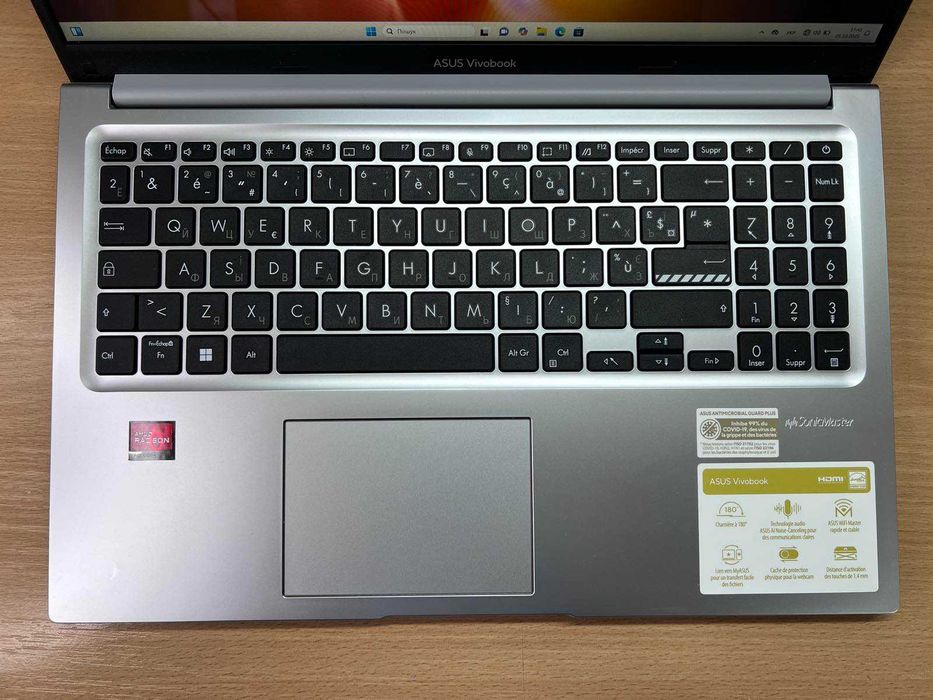 ASUS VivoBook 15 OLED M1505YA 15,6" OLED FHD Ryzen 7 7730U 16/512Gb