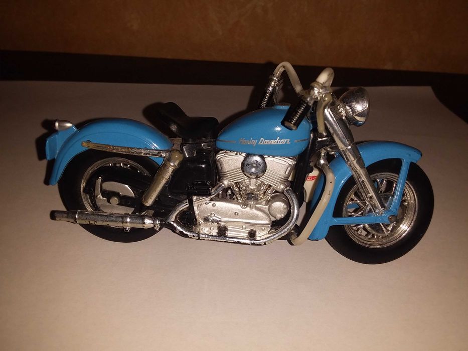 Модель Мотоцикл игрушечный