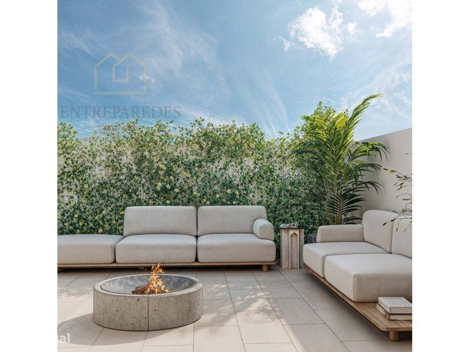 Fantástico apartamento T4 com terraço, 3 lugares de garagem e anexo...