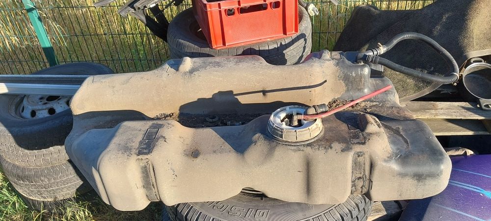 Zbiornik paliwa bak 100L  Iveco Daily 06-23r