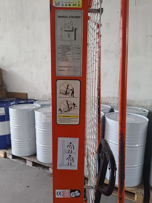 Wózek masztowy ręczny paleciak