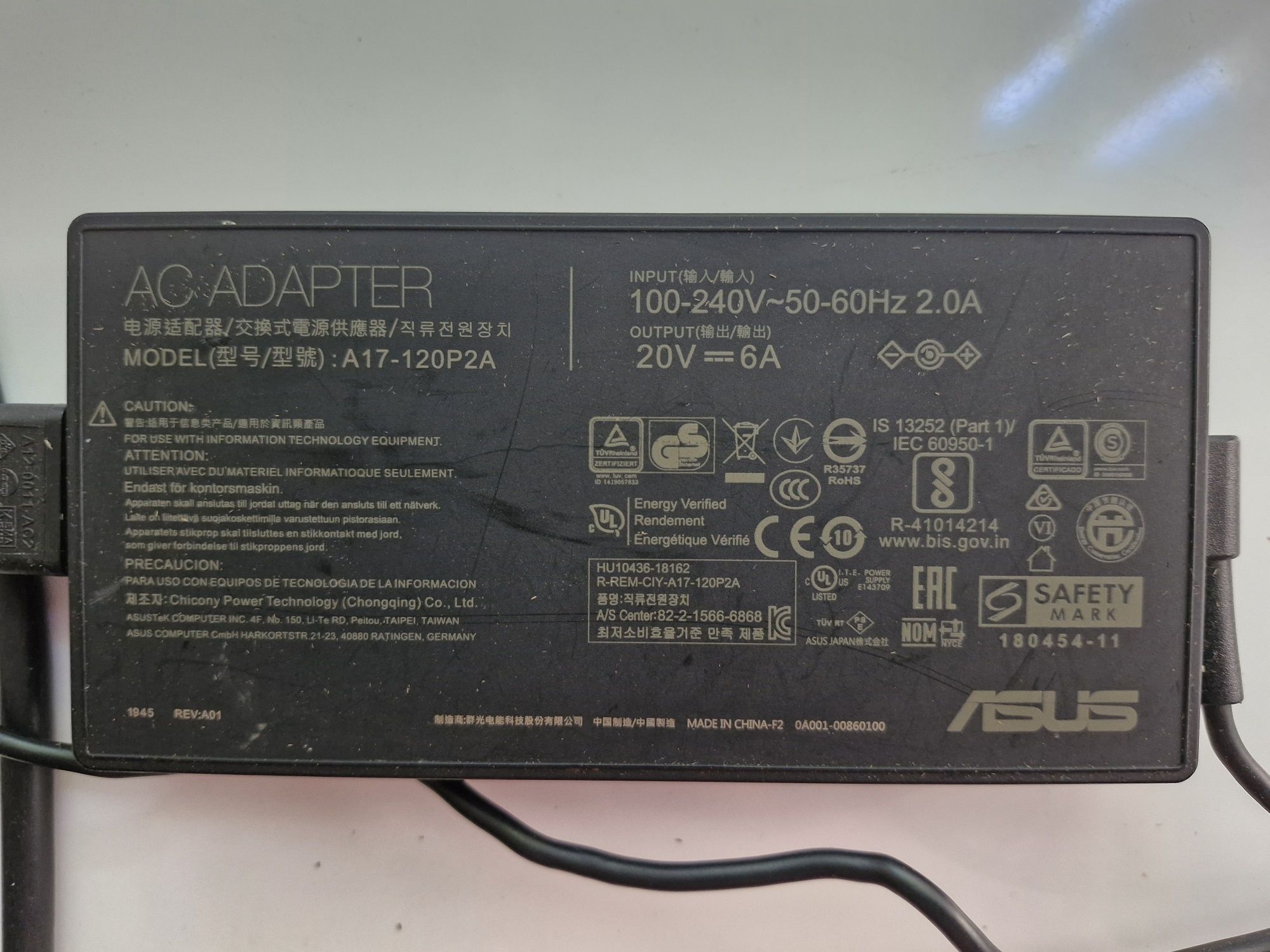 Asus Zenbook Flip 15 15.6" 4K/UHD / Core i7-10th gen / GTX 1050 Max Q