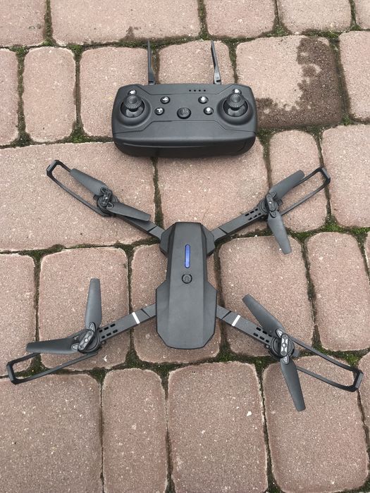 Дрон дитячий Е88