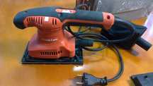 Шлифмашина Maktec MT 923