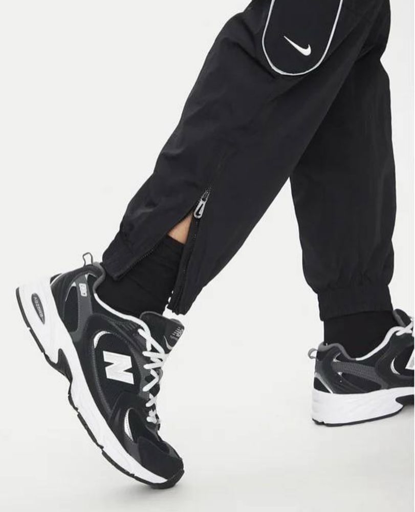 Чоловічі спортивні штани Nike Solo Swoosh