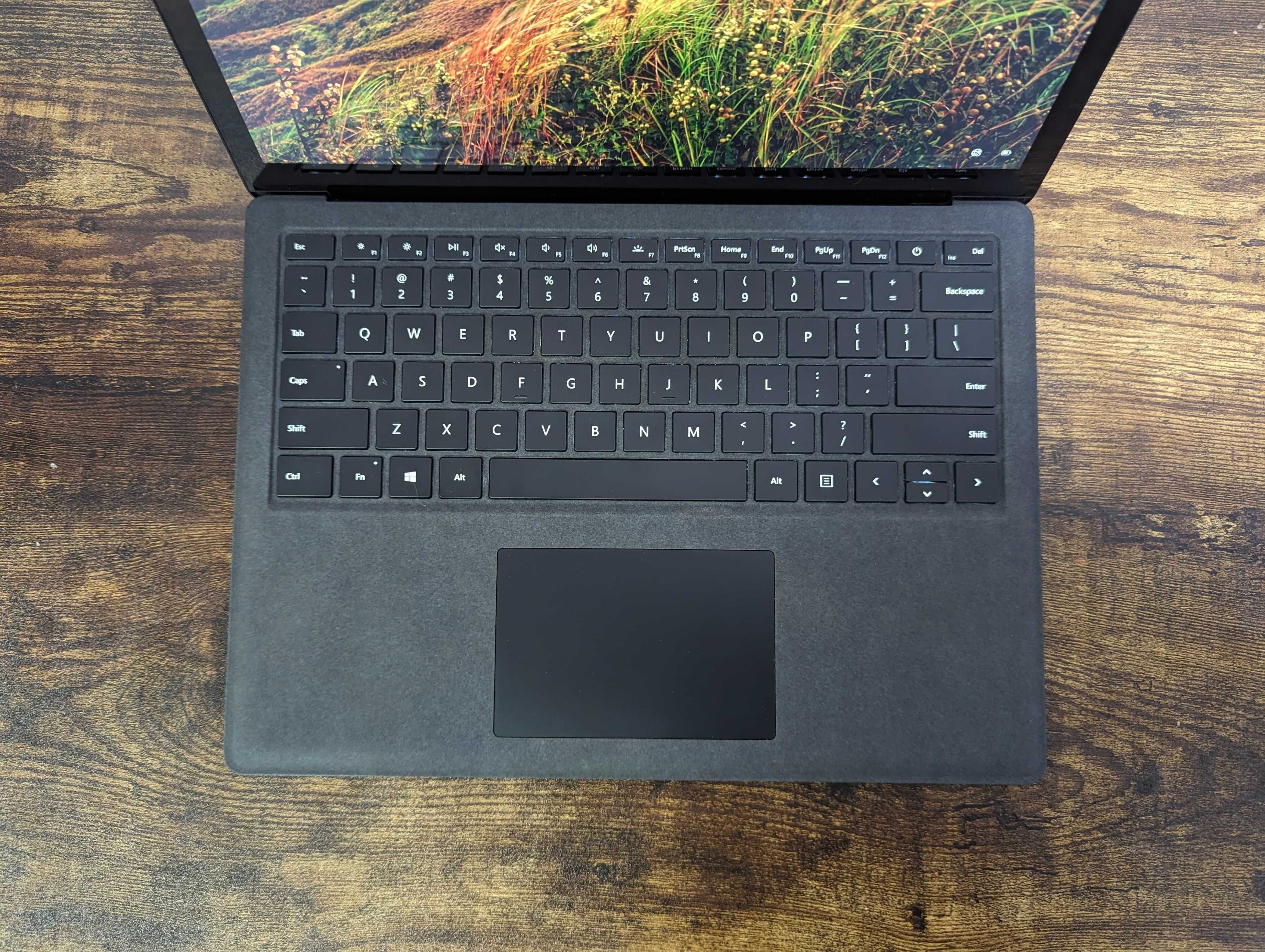 Microsoft Surface Laptop 2 - 13.5" i7-8650U / 16Gb / 512Gb SSD