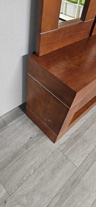 Móvel aparador e Espelhos