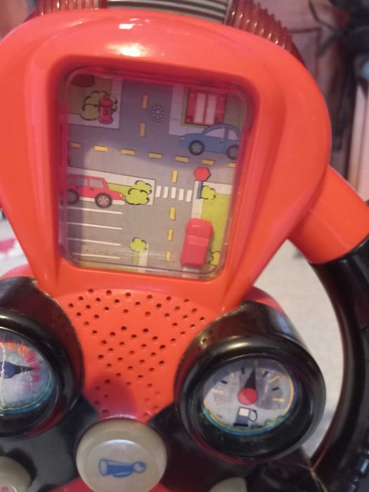 simulador de auto,com sons e jogo tem radio e luzes.