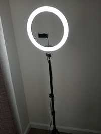 Lampa-statyw do selfie