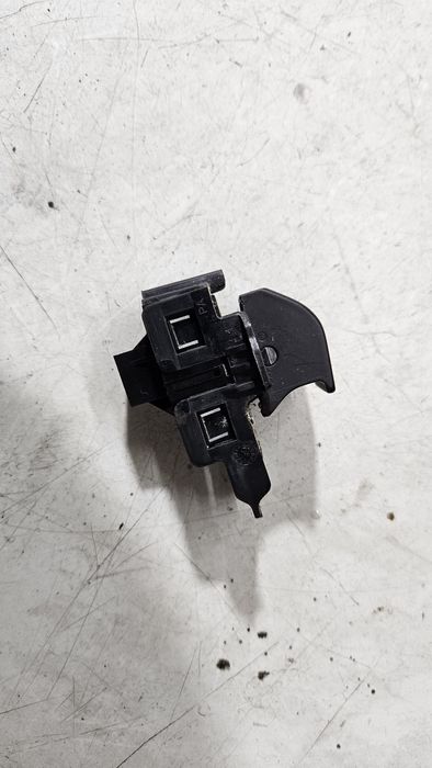 Przycisk przełącznik hamulca ręcznego opel insignia a astra j zafira c