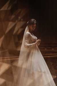 Вишукана весільна сукня