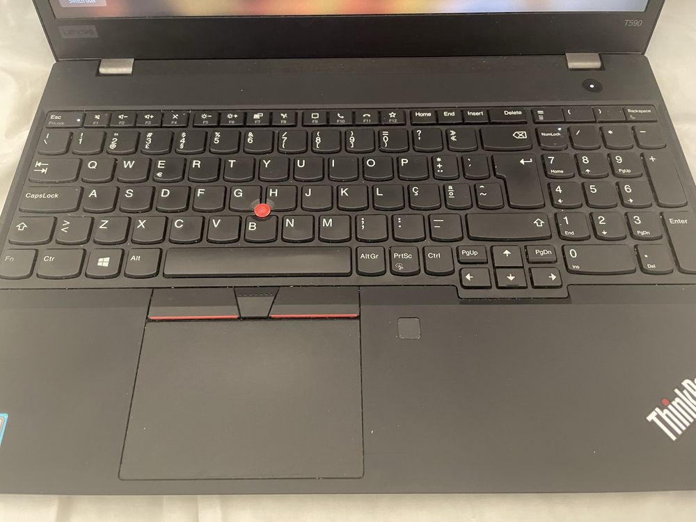 Portatil Lenovo T590