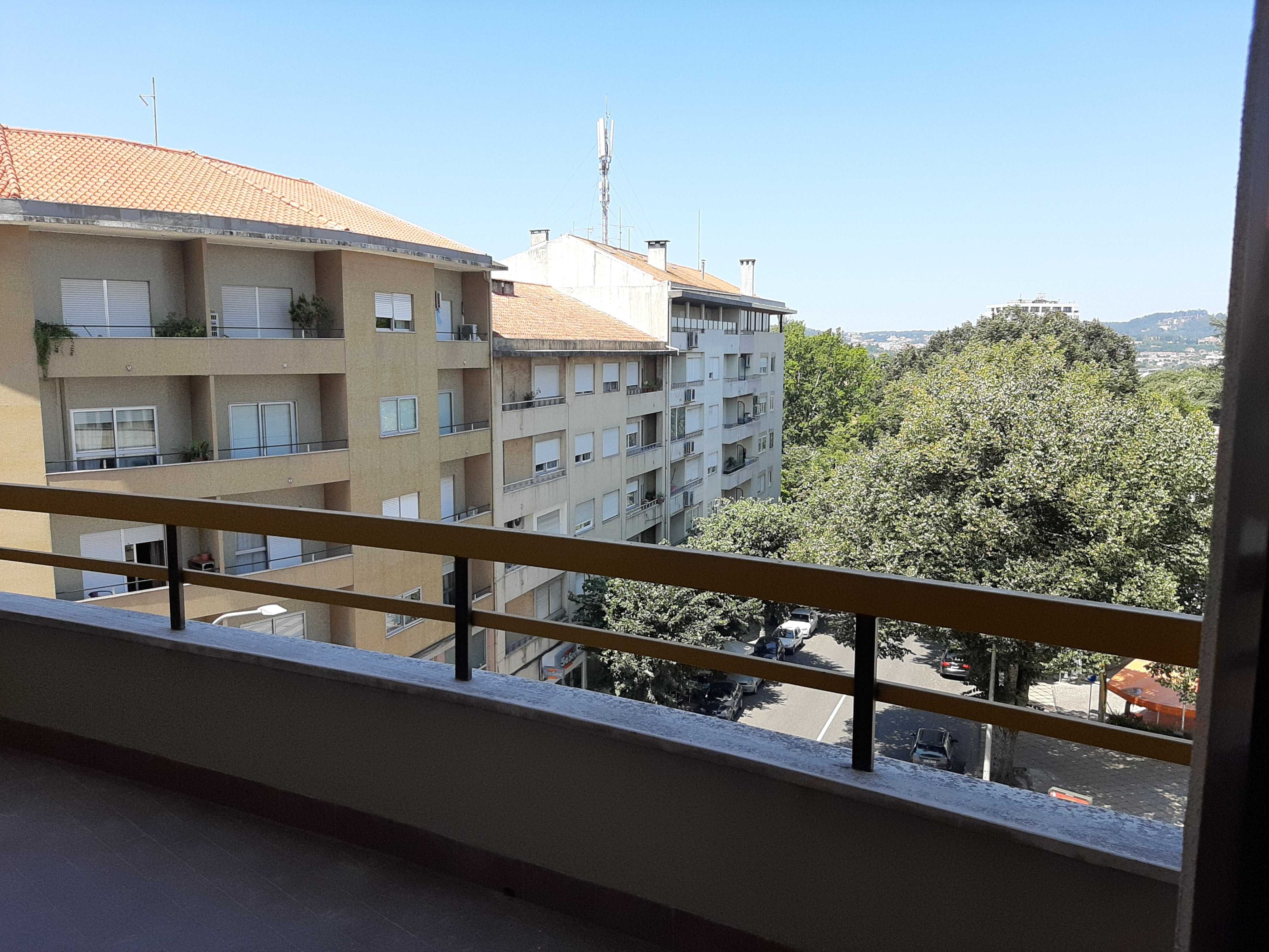 Arrendamento de apartamento t2 na rua Alexandre Herculano, Viseu