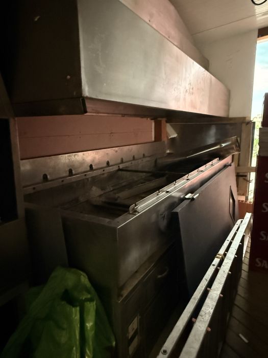 Grelhador a carvão 24 Espetos