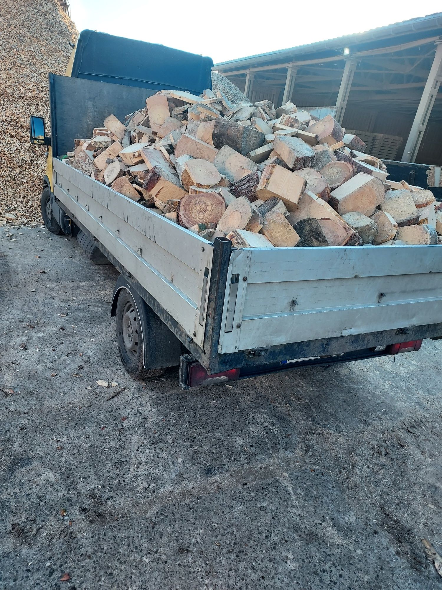 Zrębka dekoracyjna- gruba- ogrodowa, kora, drewno opałowe- transport.