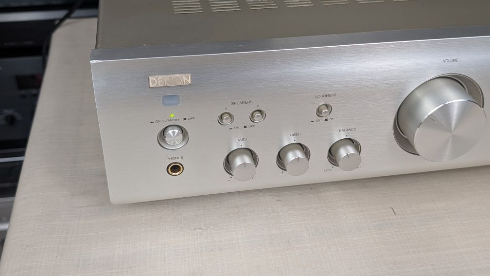 Denon PMA-700AE Wysokiej klasy wzmacniacz stereo