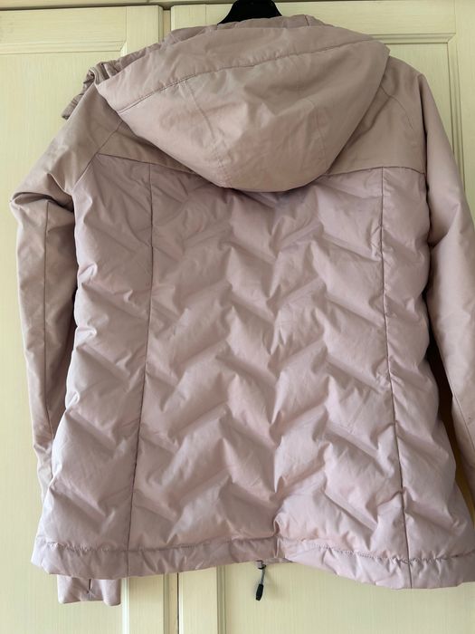 Дуже гарна гірськолижна пухова куртка
Columbia з системою omni -tech